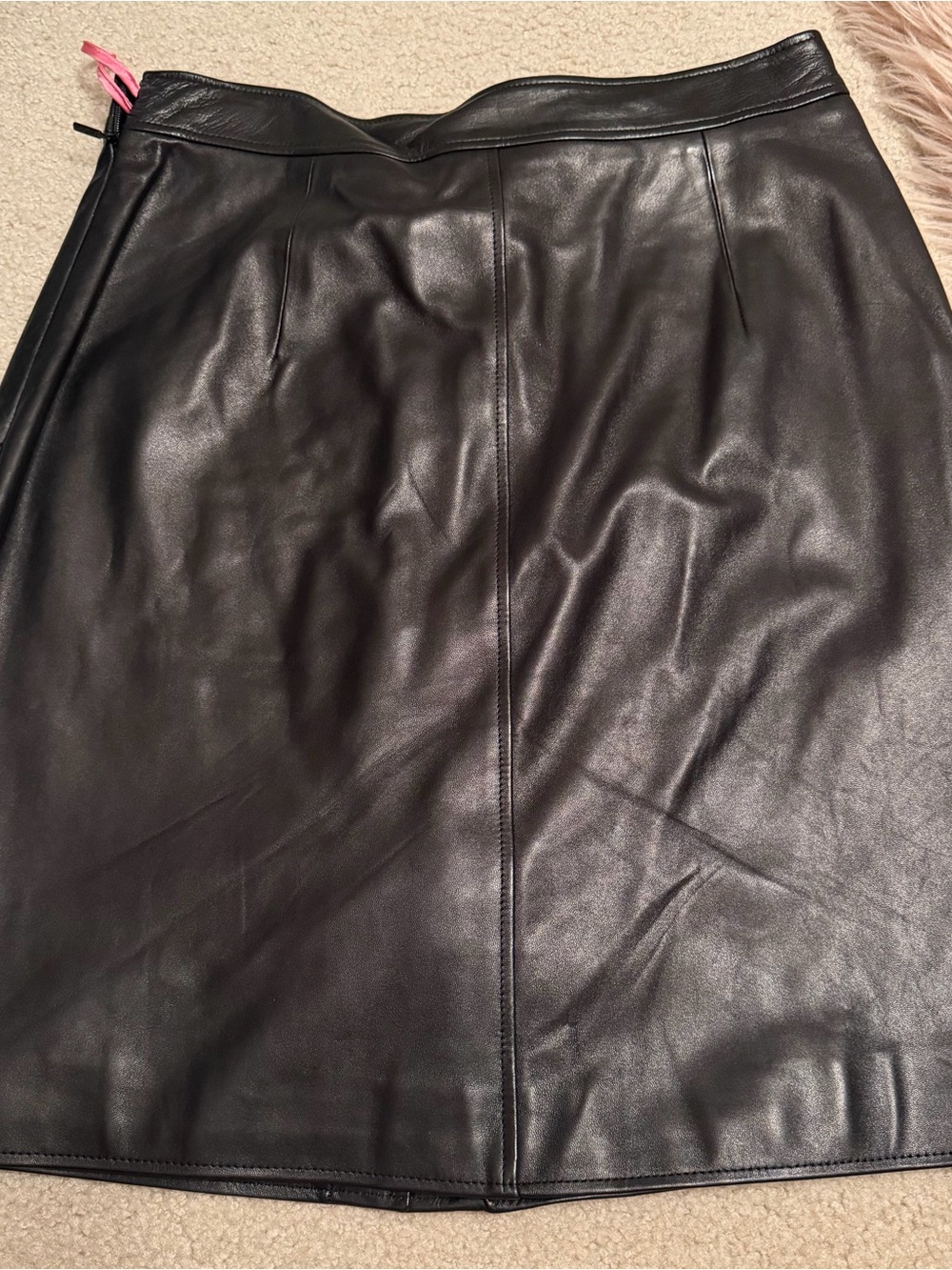 Authentic Gucci Black lamb leather Mini Skirt with Decorative Bow Rosette Accent - Picture 4 of 8